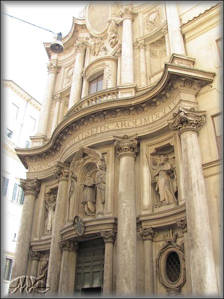 San Carlo alle Quattro Fontane nebo také San Carlino postavený Francescem Borominim na křižovatce u čtyř fontán