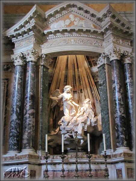 Bernini - Extáze svaté Terezie, moment, který svatá Terezie z Avily popisuje ve své autobiografii, kdy anděl  probodává její srdce zlatým šípem a působí jí tím neustávající radost i bolest zároveň