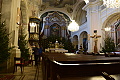 celkový pohled na vánoční výzdobu kostela