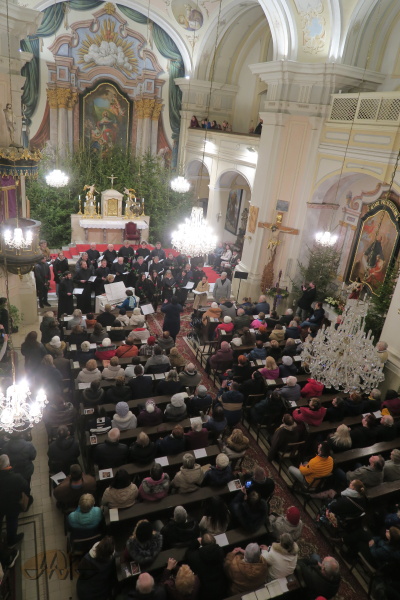 brilantní Cacciniho Ave Maria na závěr