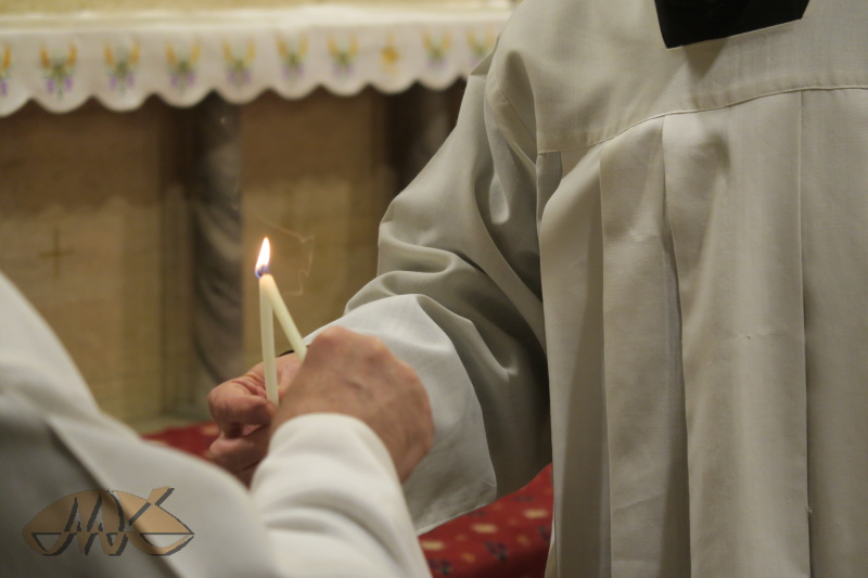 znovu se zapalují svíce